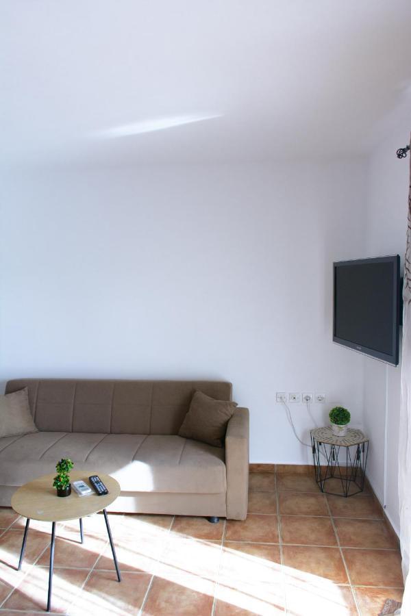 Marys House Apartment Porto Heli Bagian luar foto